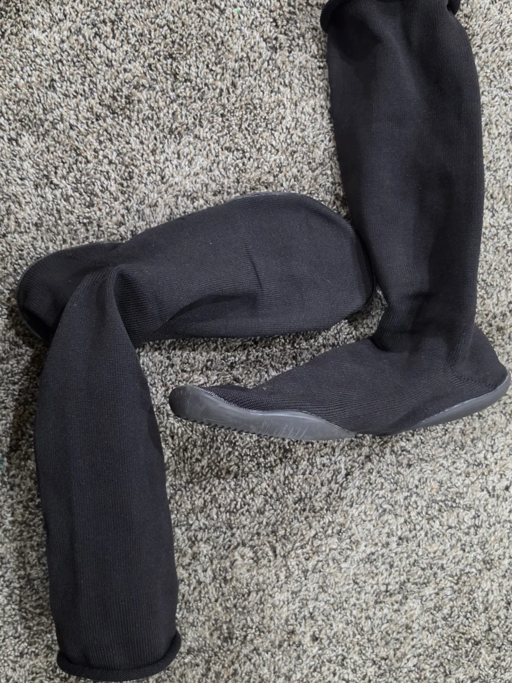 Yeezy PODS size 10 To 11 (2)